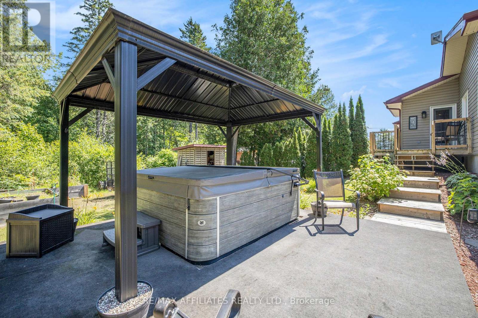 8185 Jock Trail