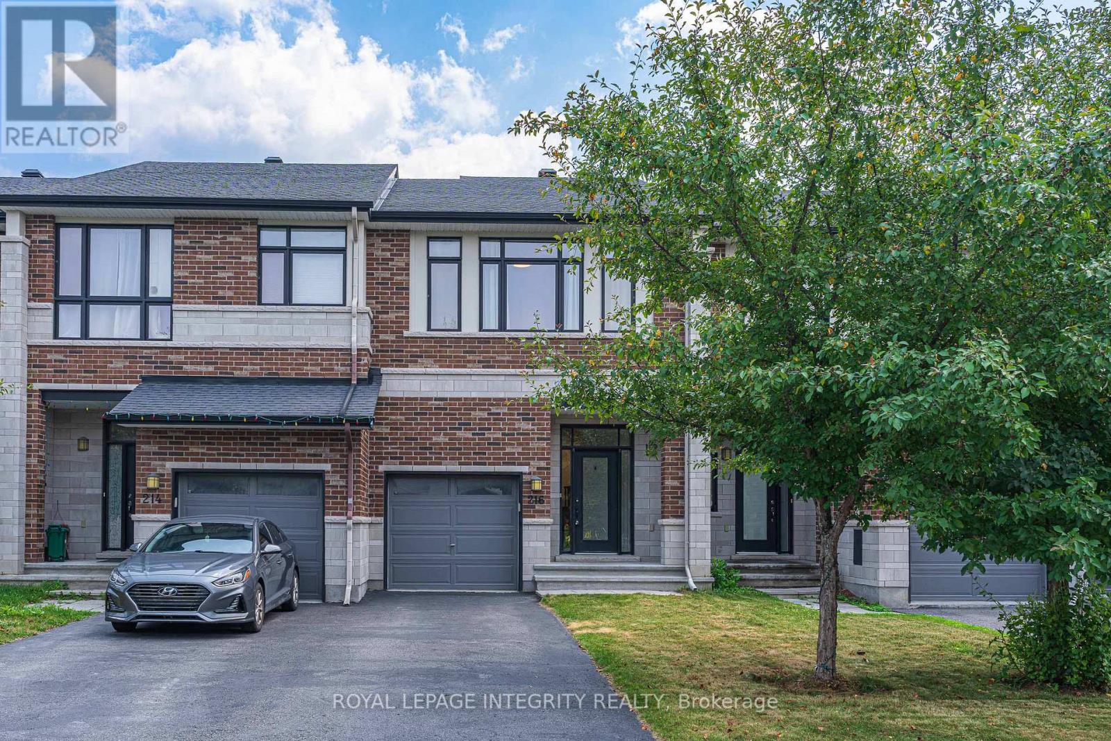 216 Cooks Mill Crescent