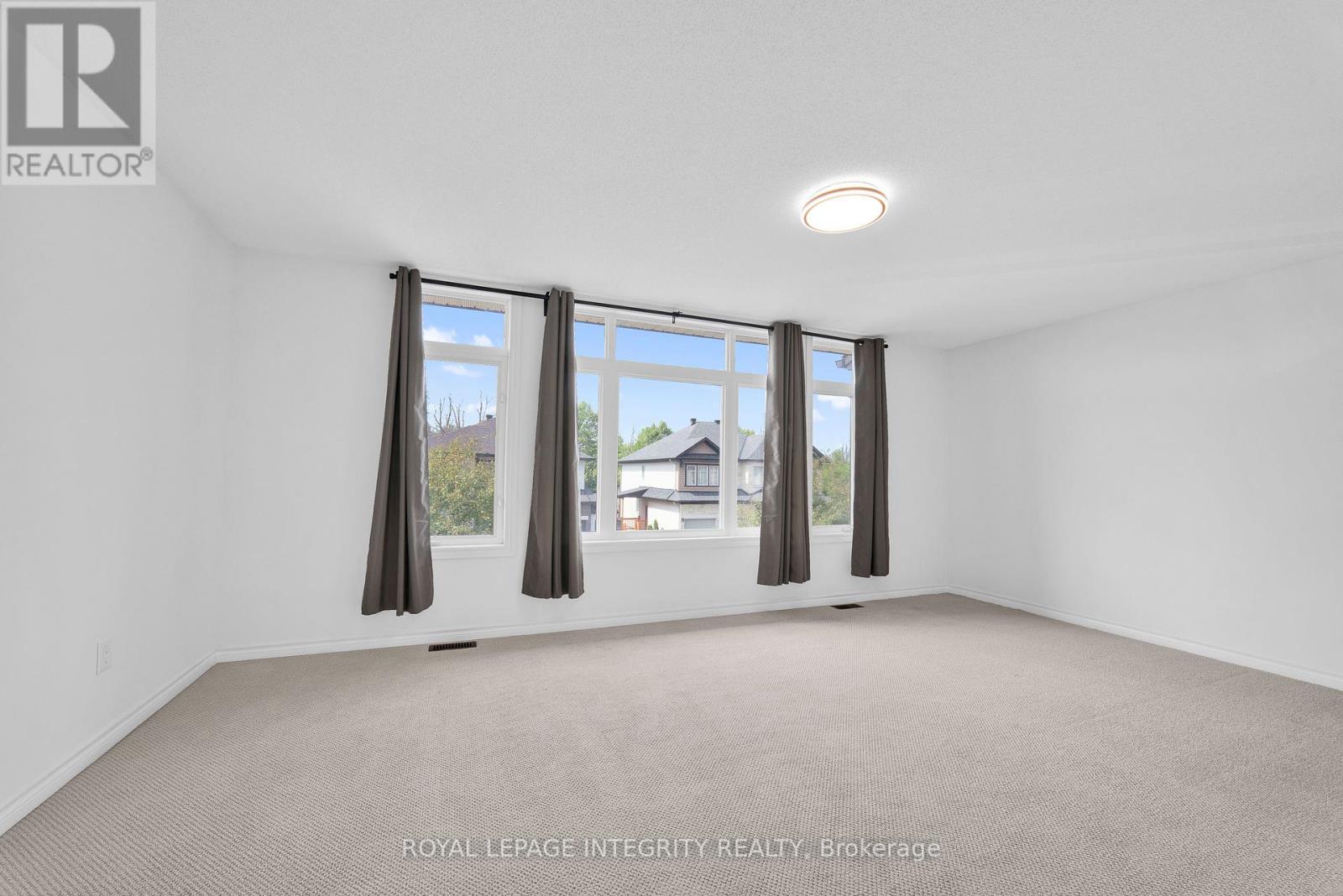216 Cooks Mill Crescent