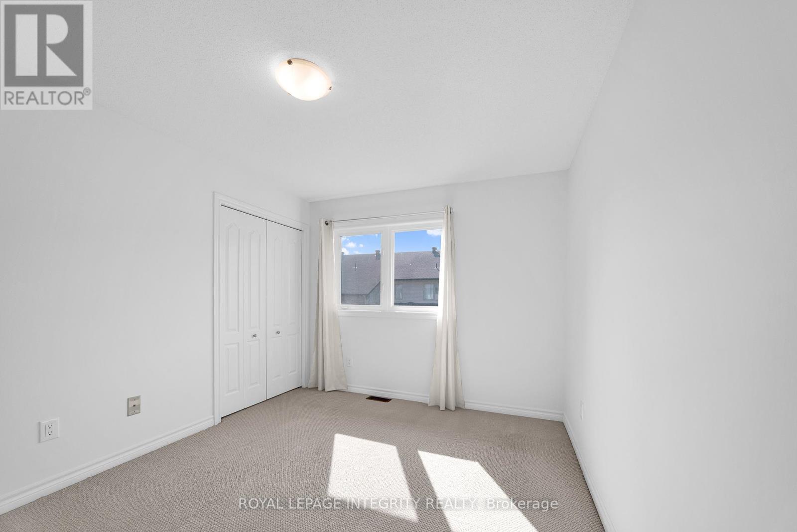 216 Cooks Mill Crescent