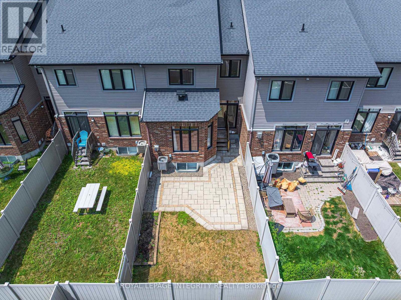 216 Cooks Mill Crescent