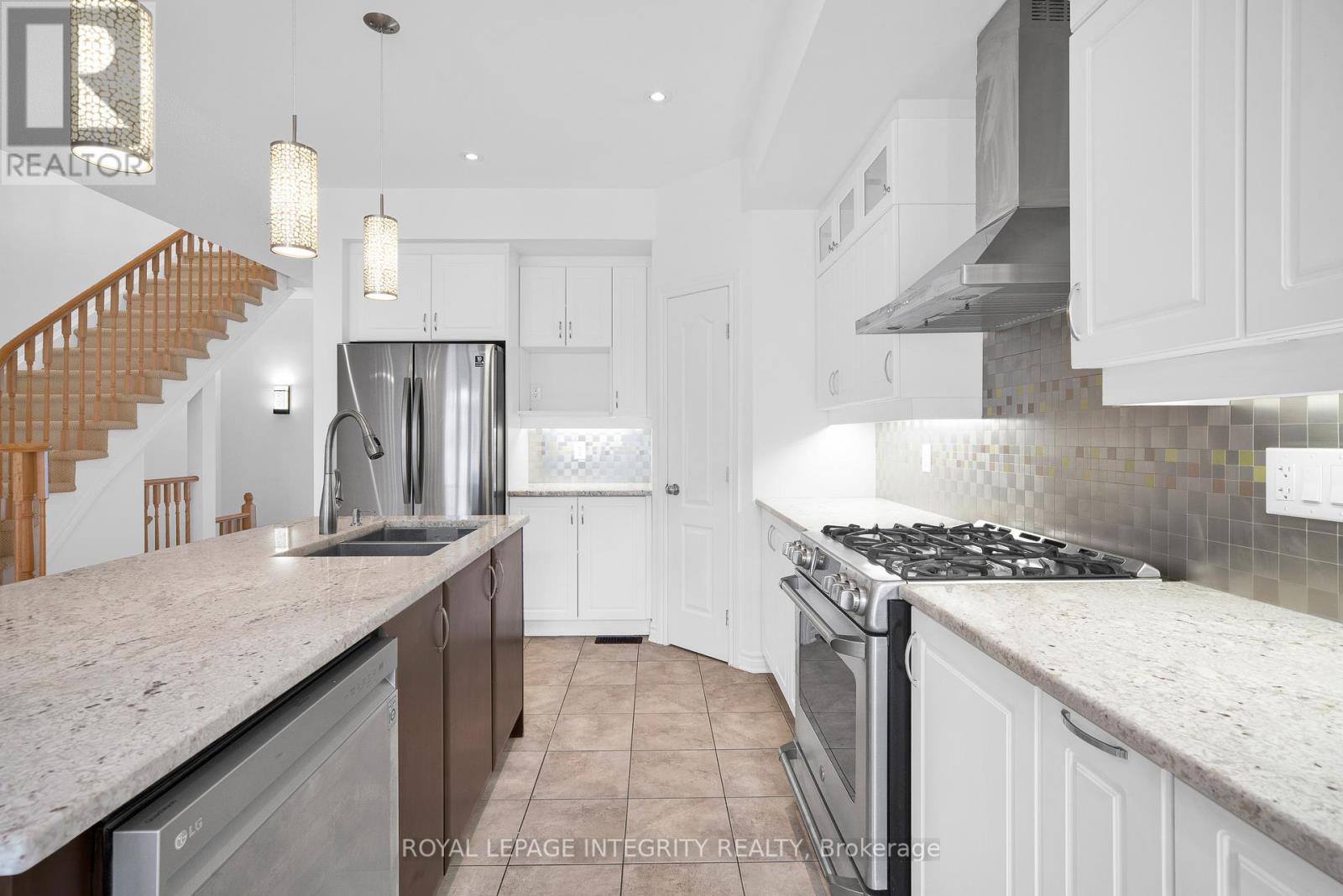 216 Cooks Mill Crescent