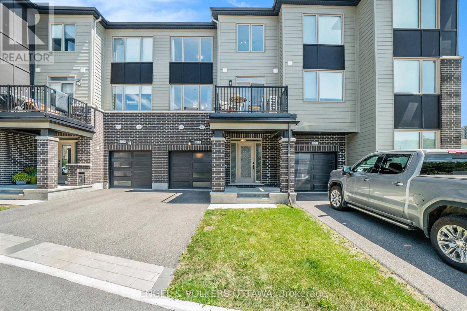 827 Kiniw Private