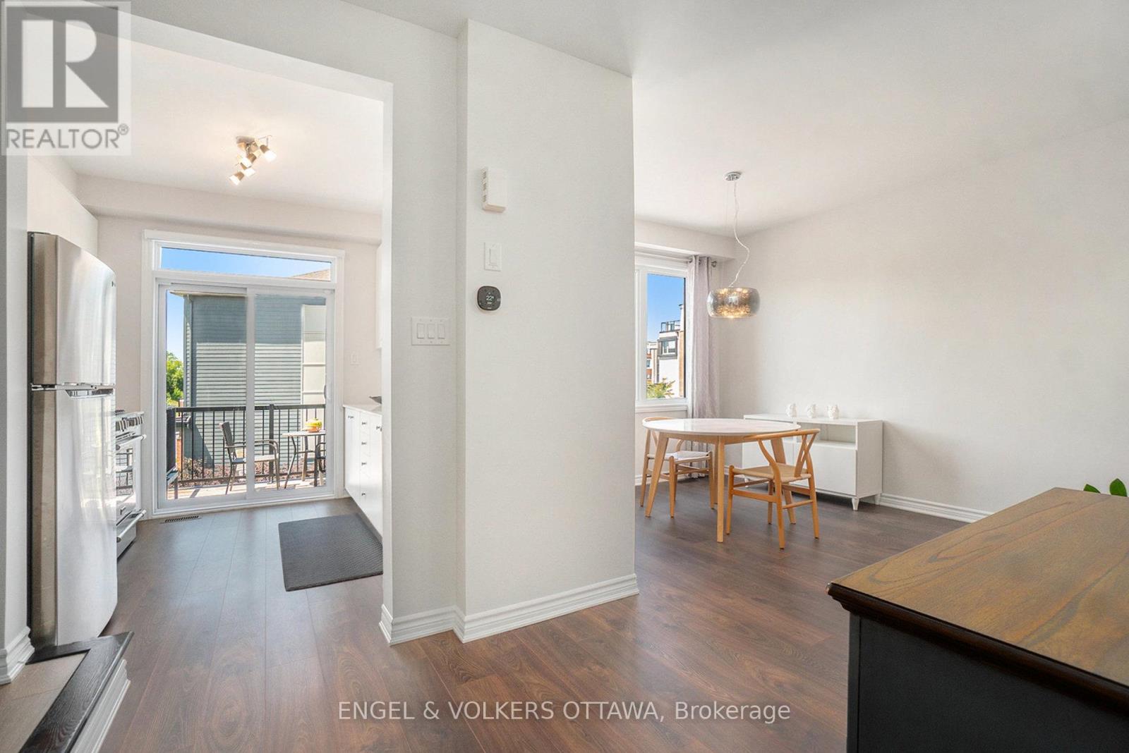 827 Kiniw Private
