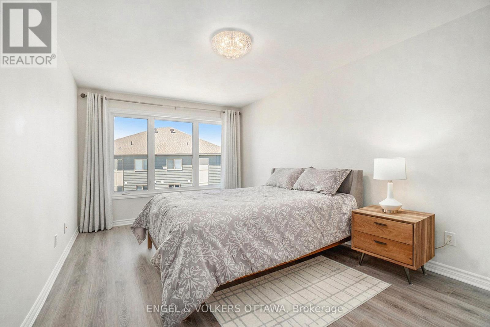 827 Kiniw Private