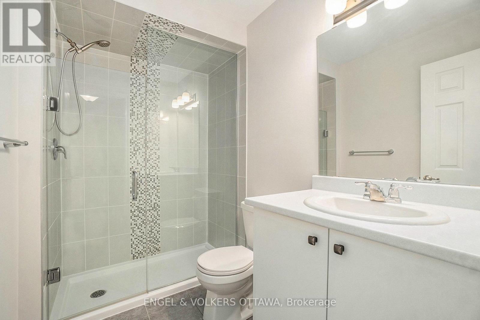 827 Kiniw Private