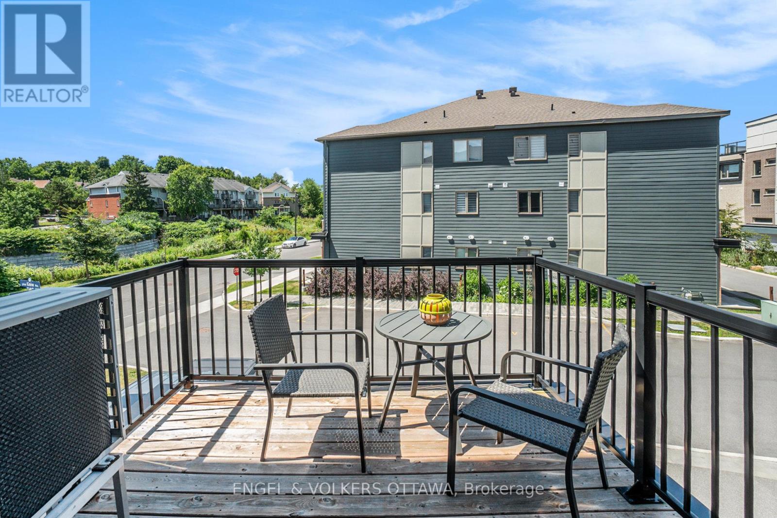 827 Kiniw Private