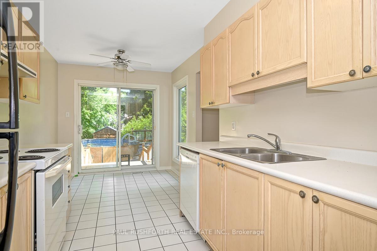 98 Piper Crescent