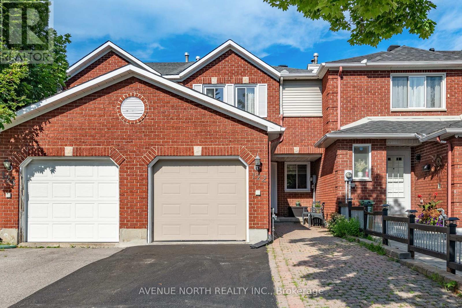 122 Woodbury Crescent