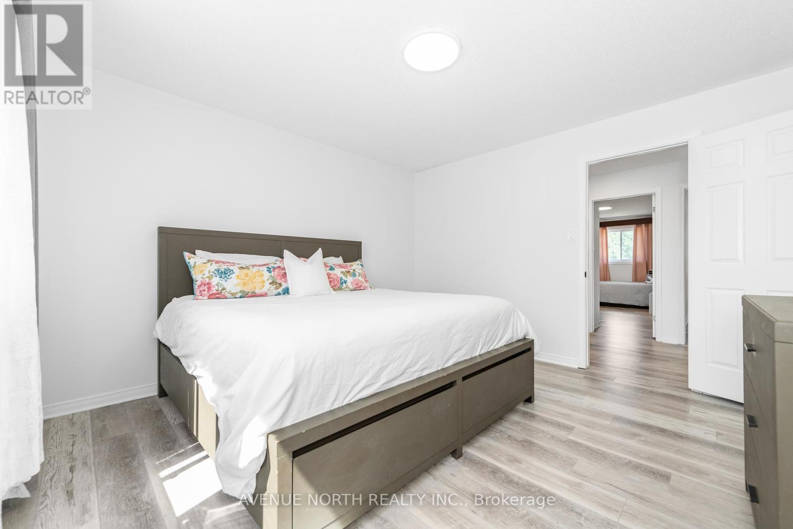 122 Woodbury Crescent