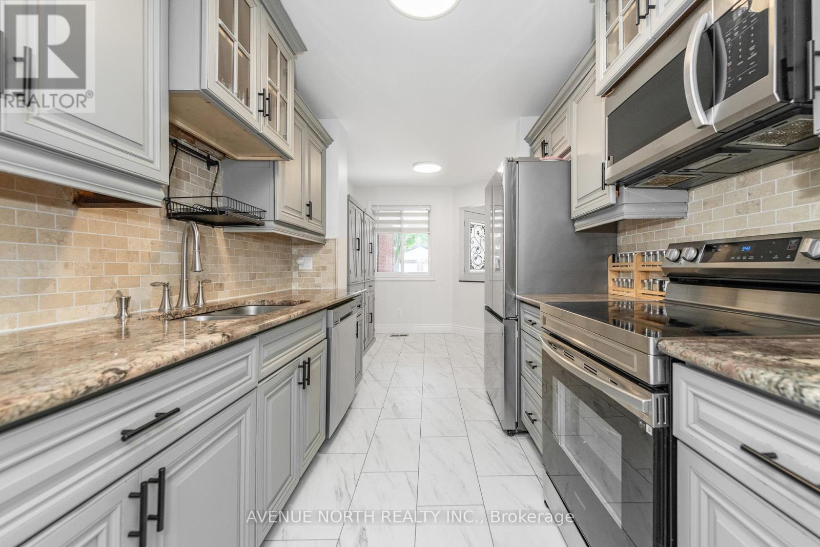 122 Woodbury Crescent