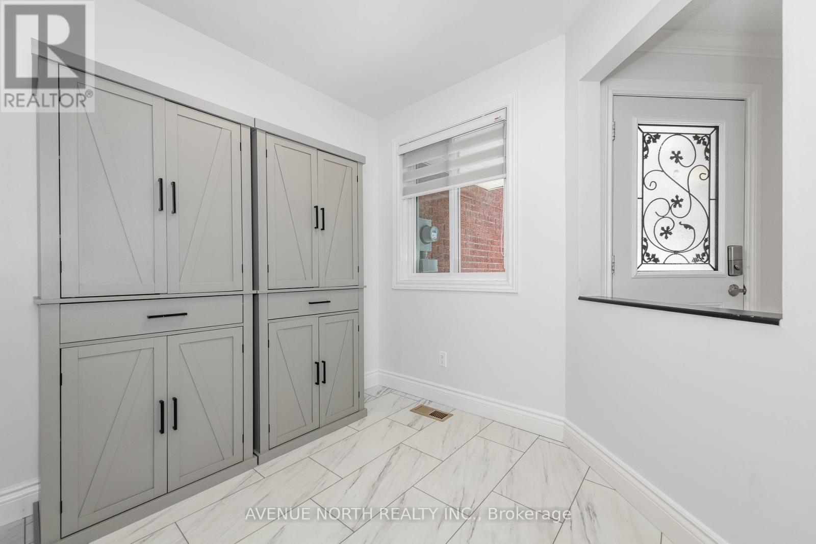 122 Woodbury Crescent