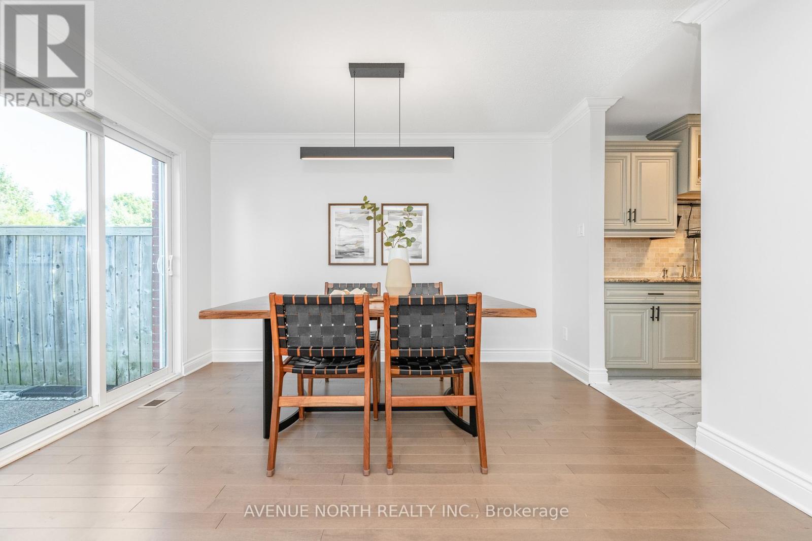 122 Woodbury Crescent