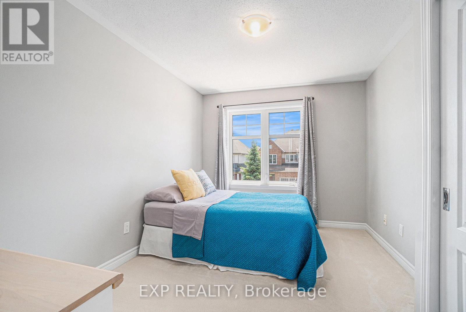 644 Moorpark Avenue