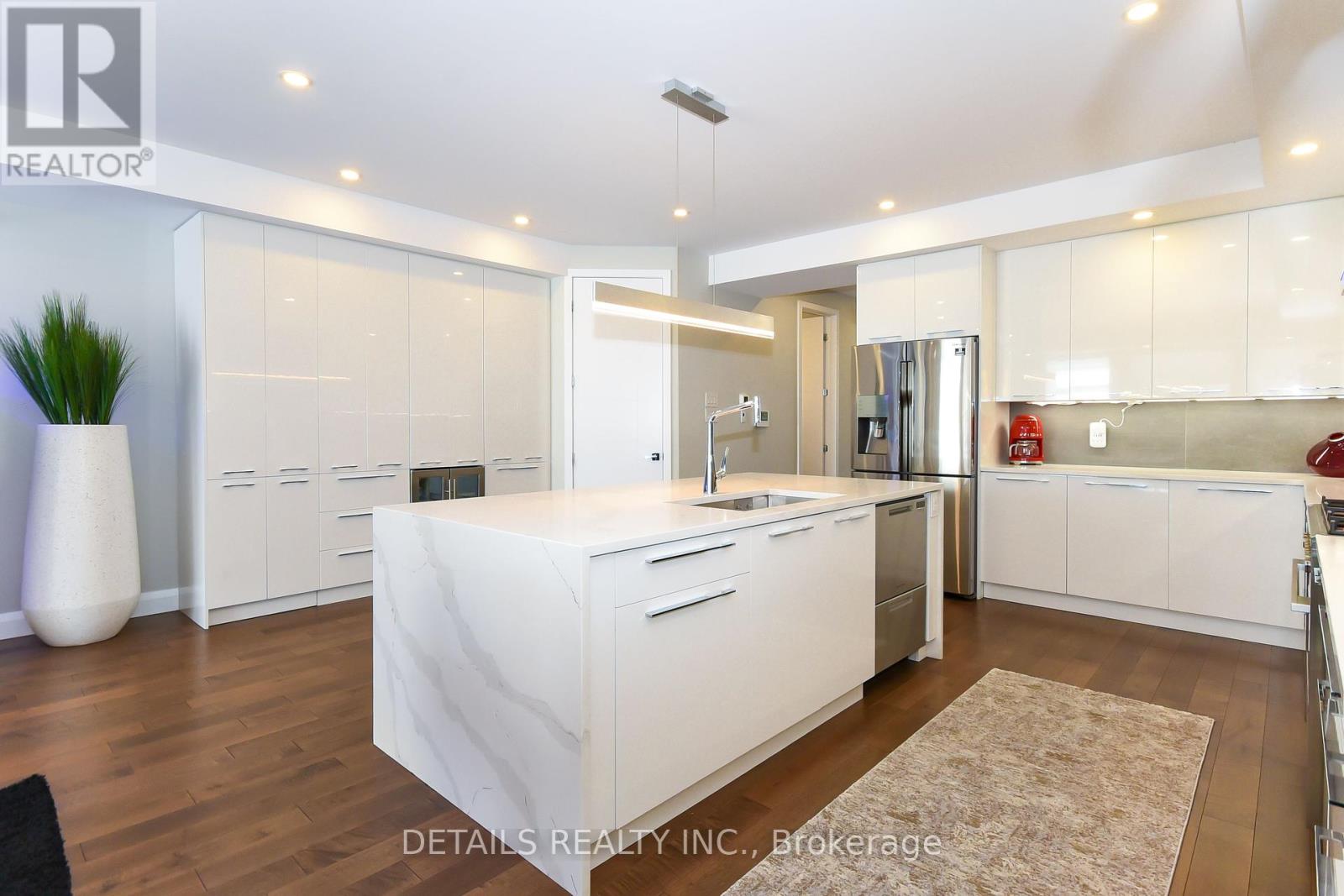 44c Byron Avenue