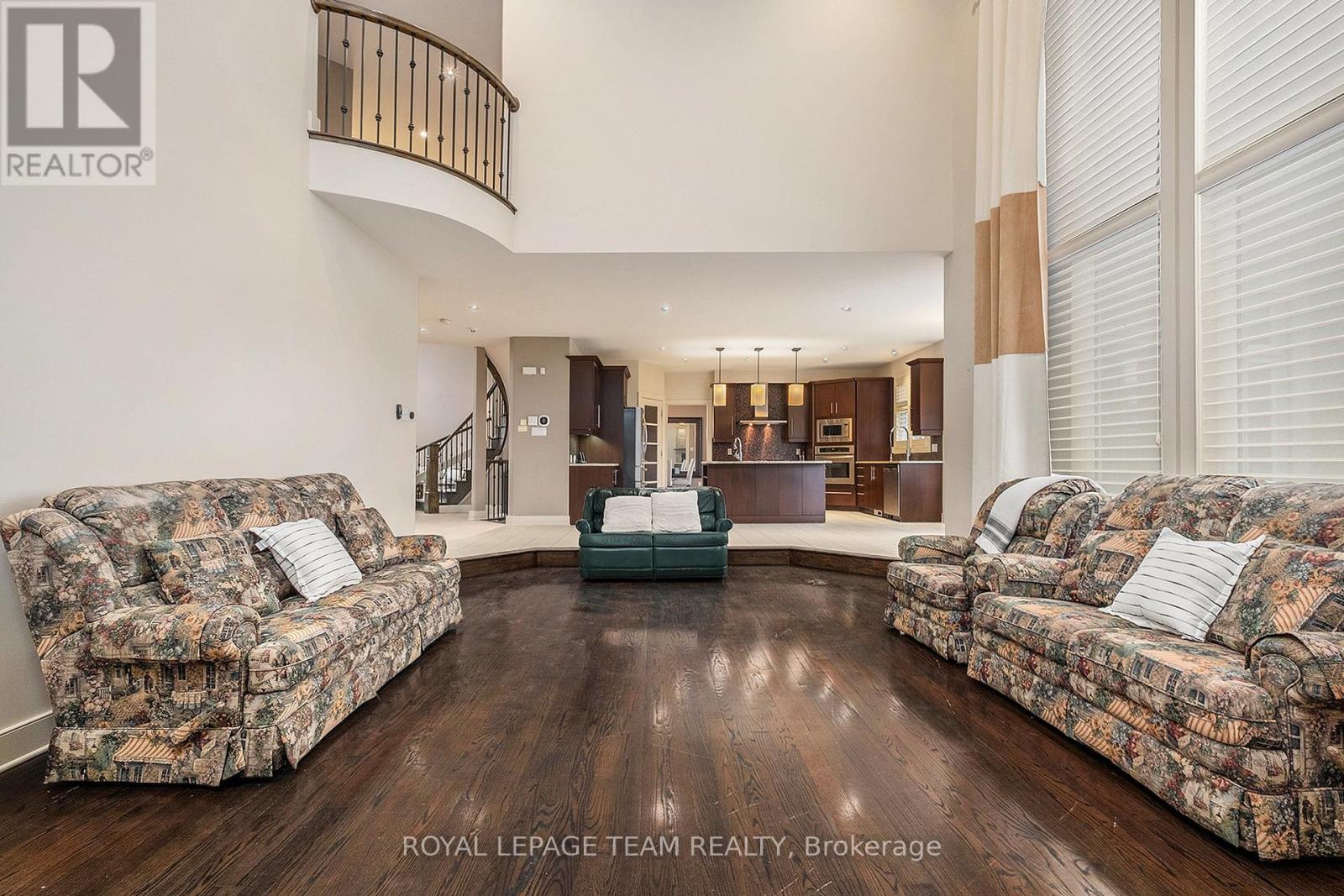 5386 Mansel Crescent