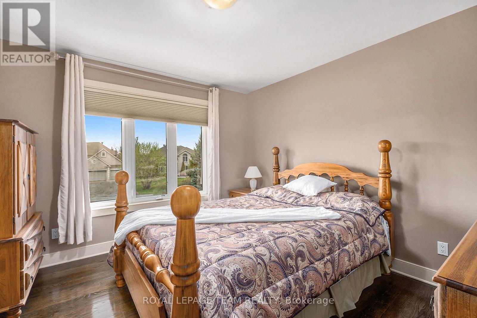 5386 Mansel Crescent