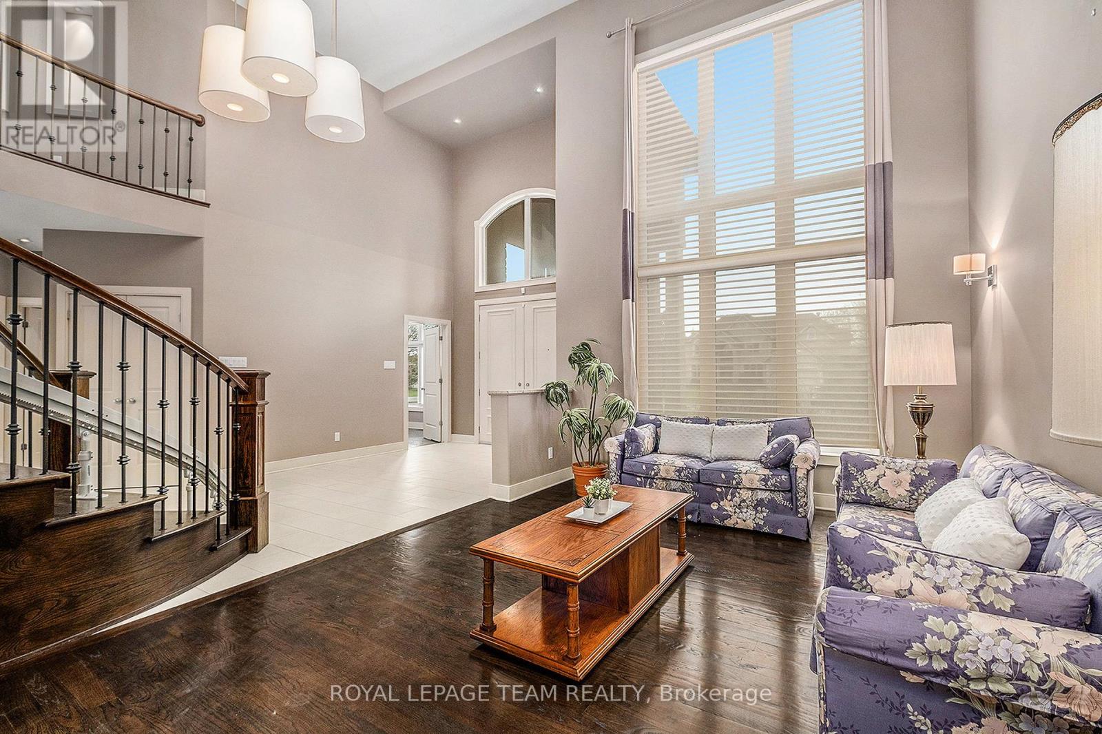 5386 Mansel Crescent
