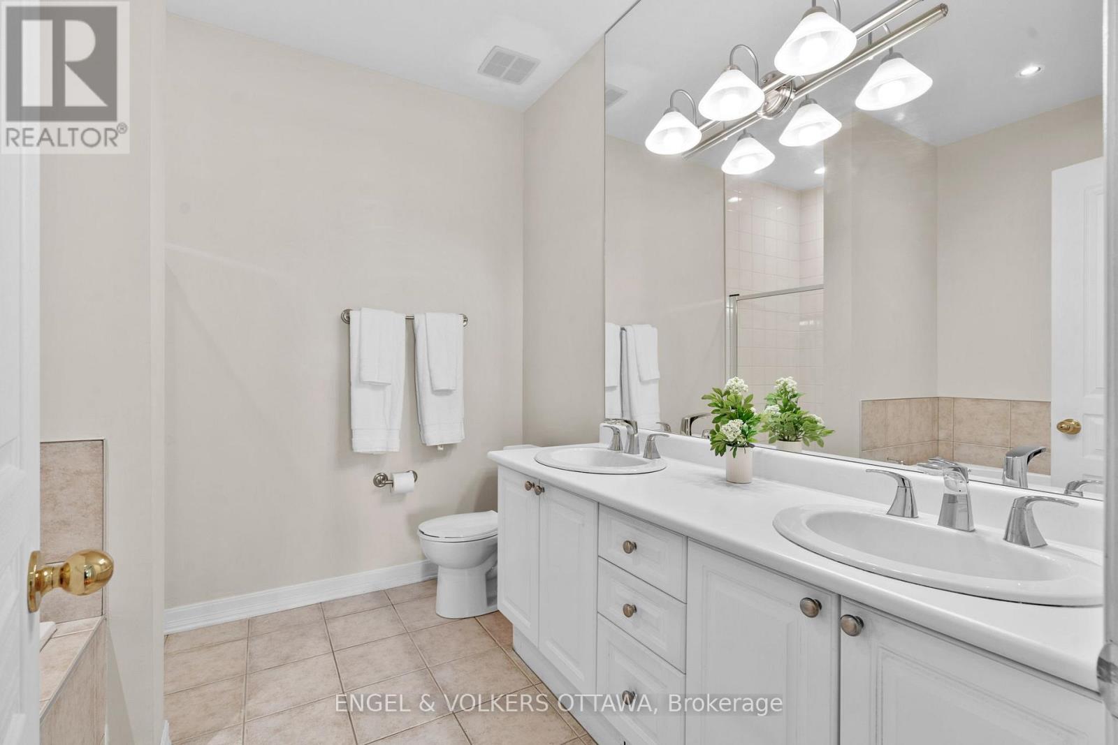 120 Manorhill Private