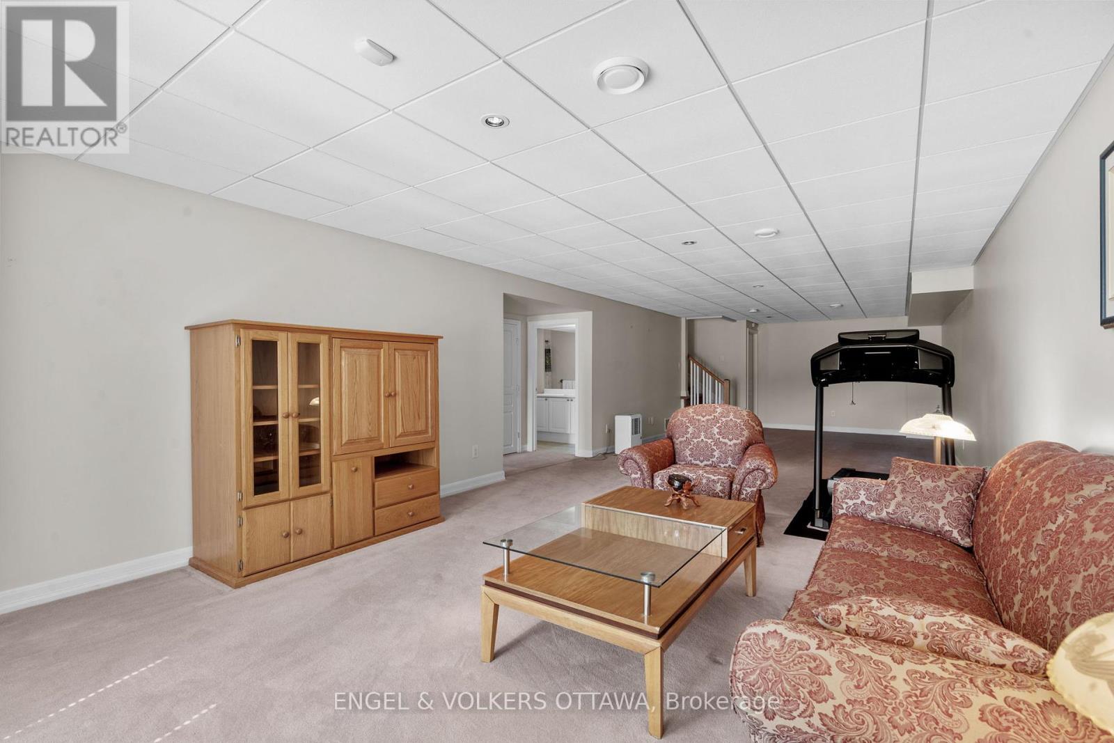 120 Manorhill Private