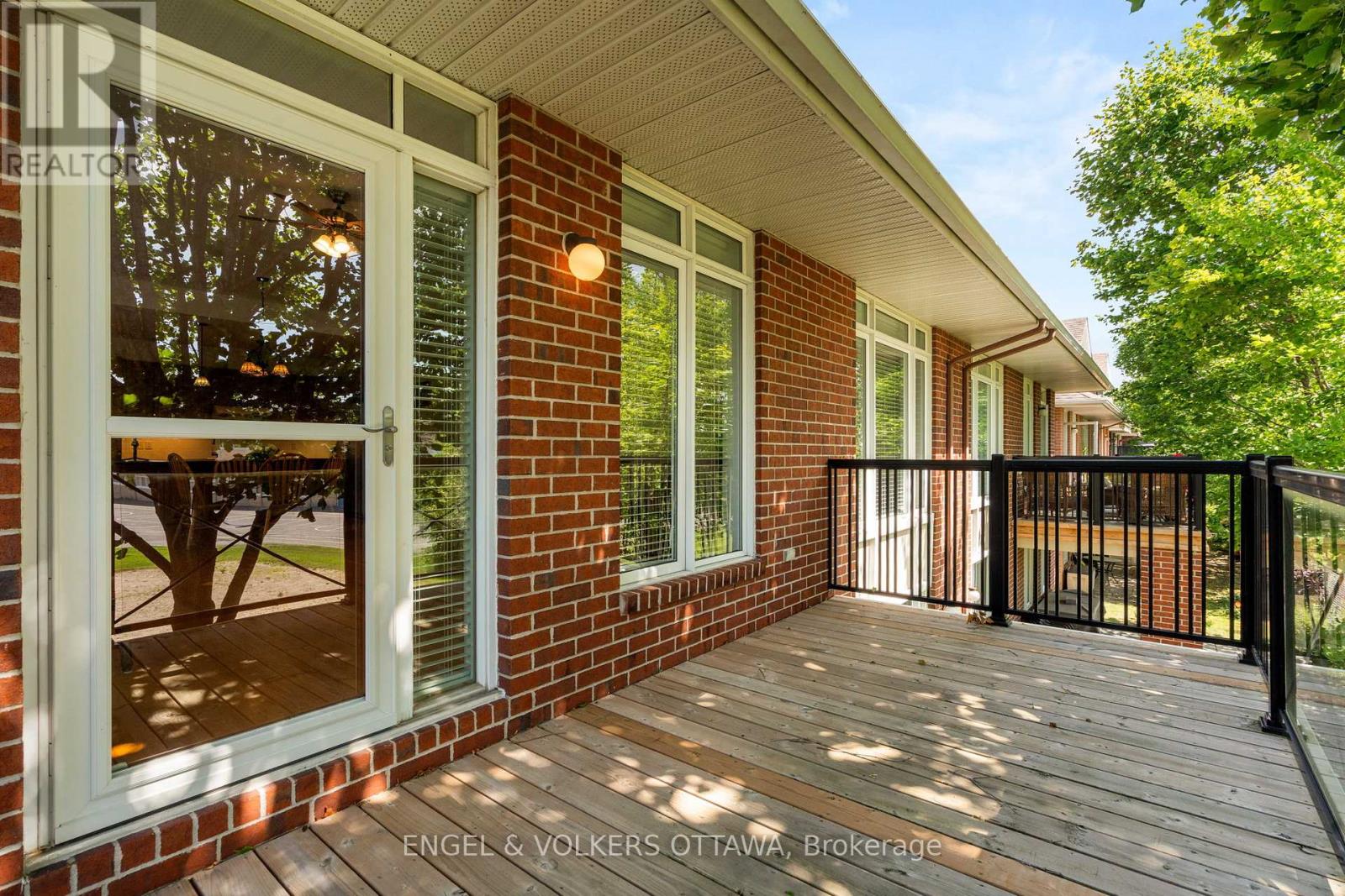 120 Manorhill Private
