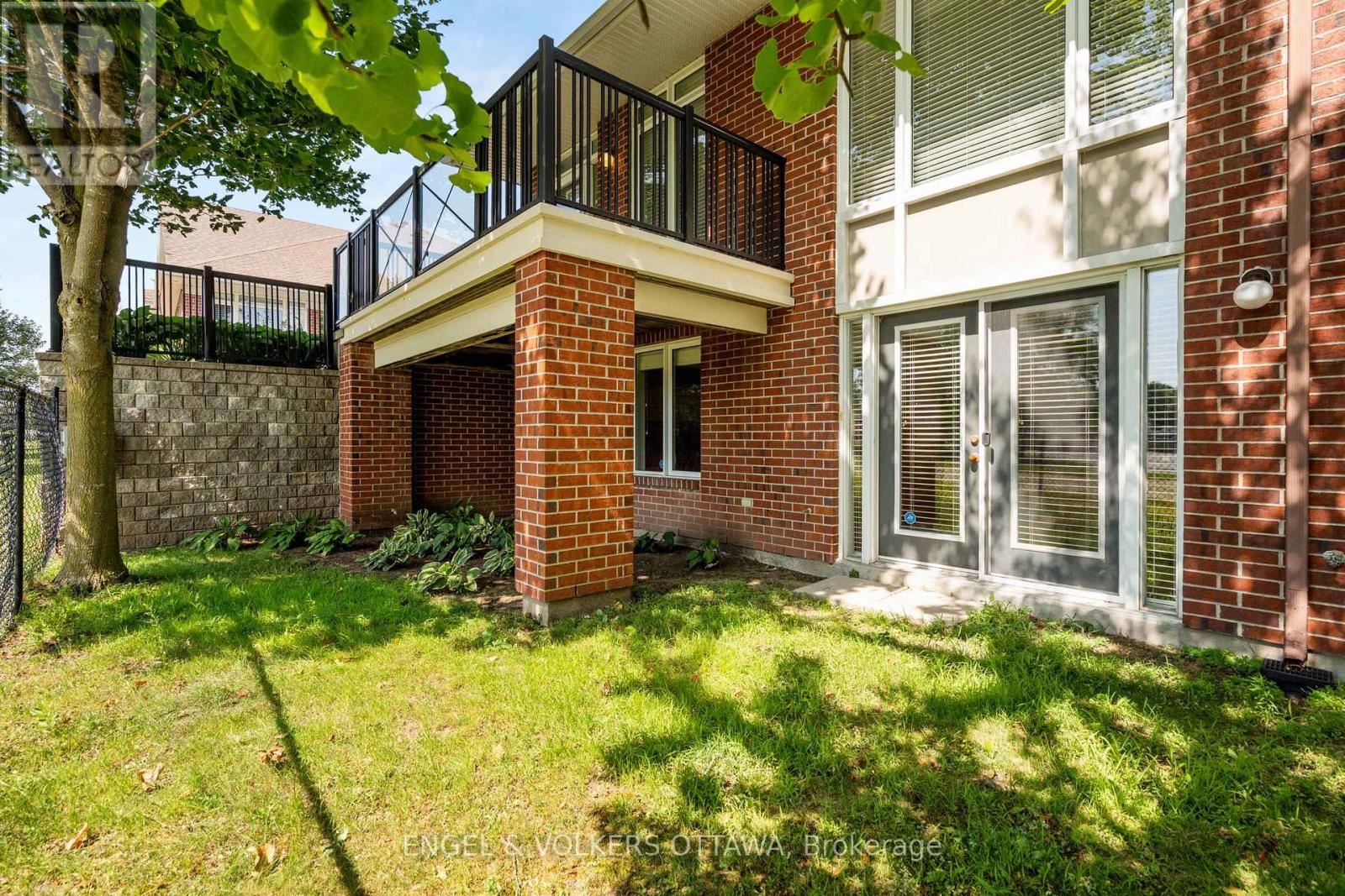 120 Manorhill Private