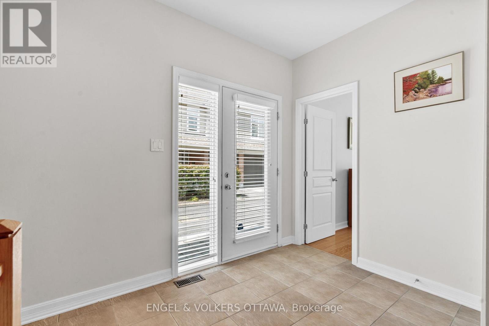 120 Manorhill Private