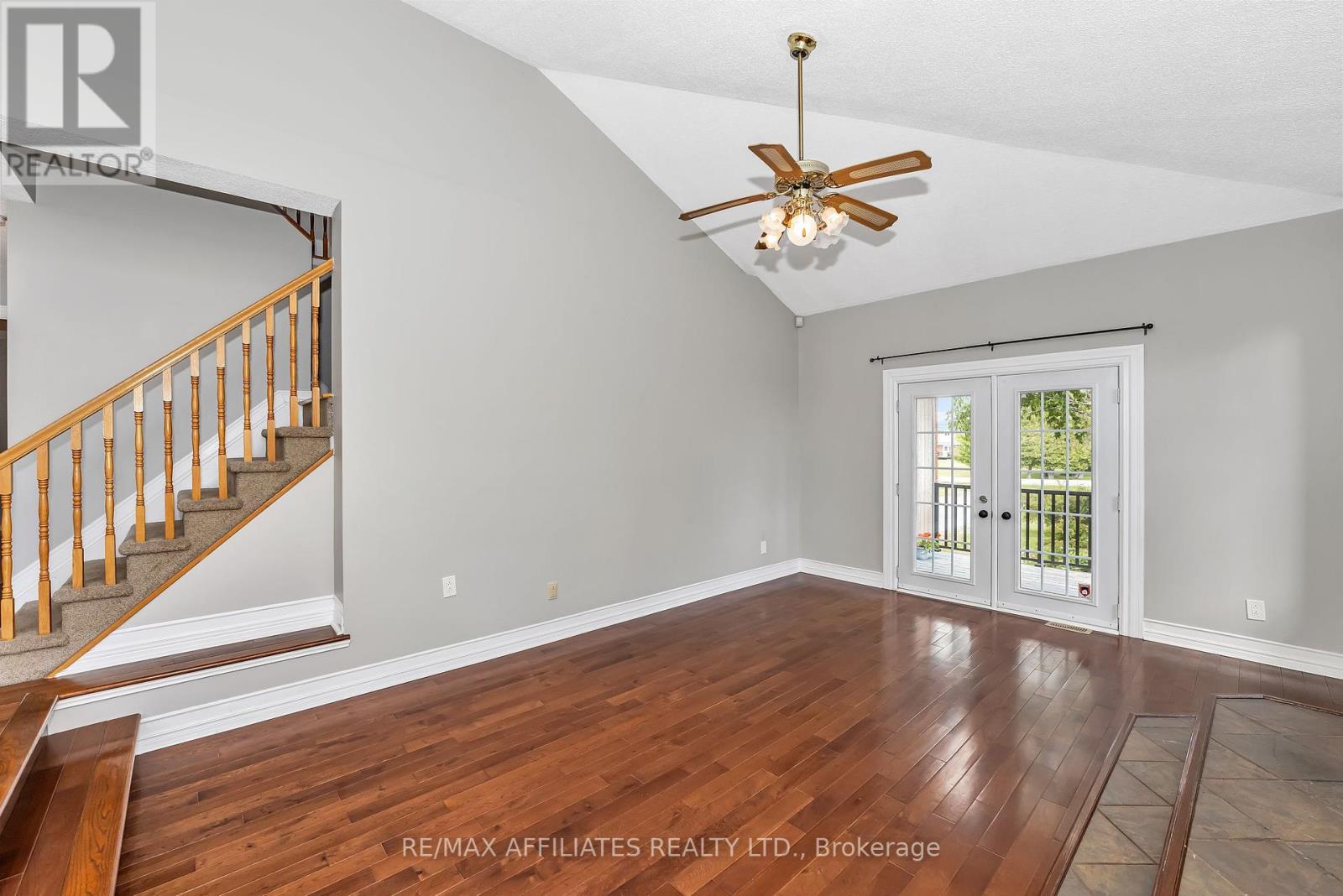 101 Carterfarm Crescent