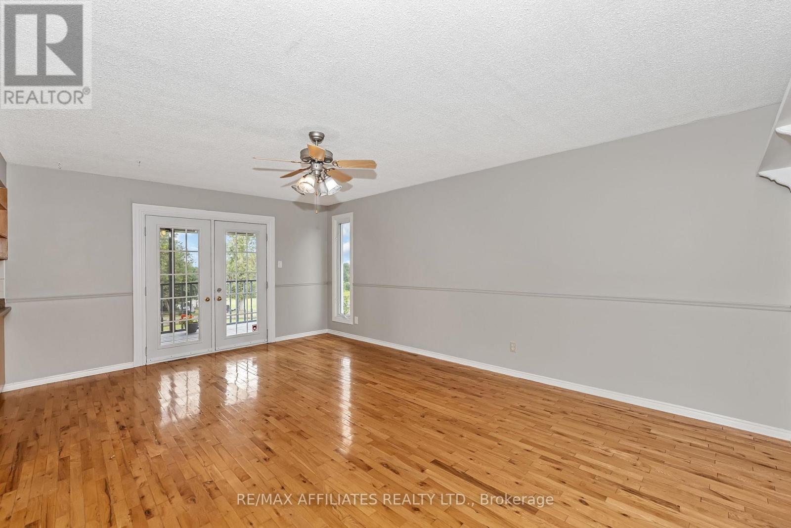 101 Carterfarm Crescent