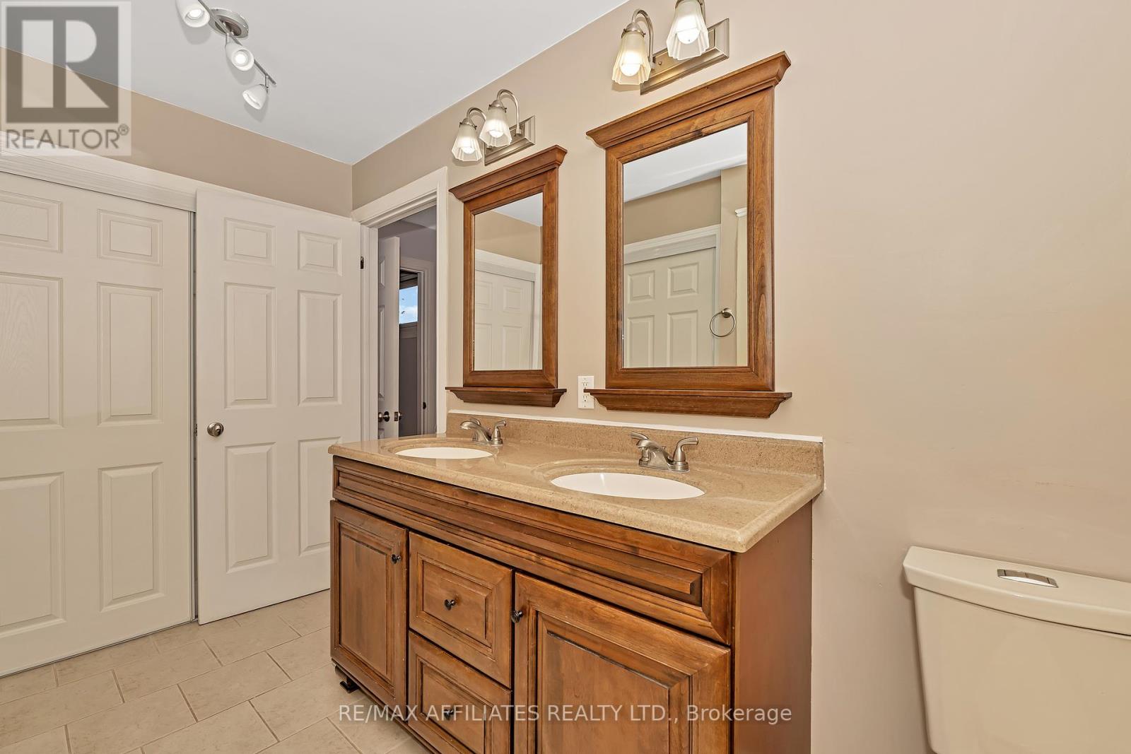 101 Carterfarm Crescent