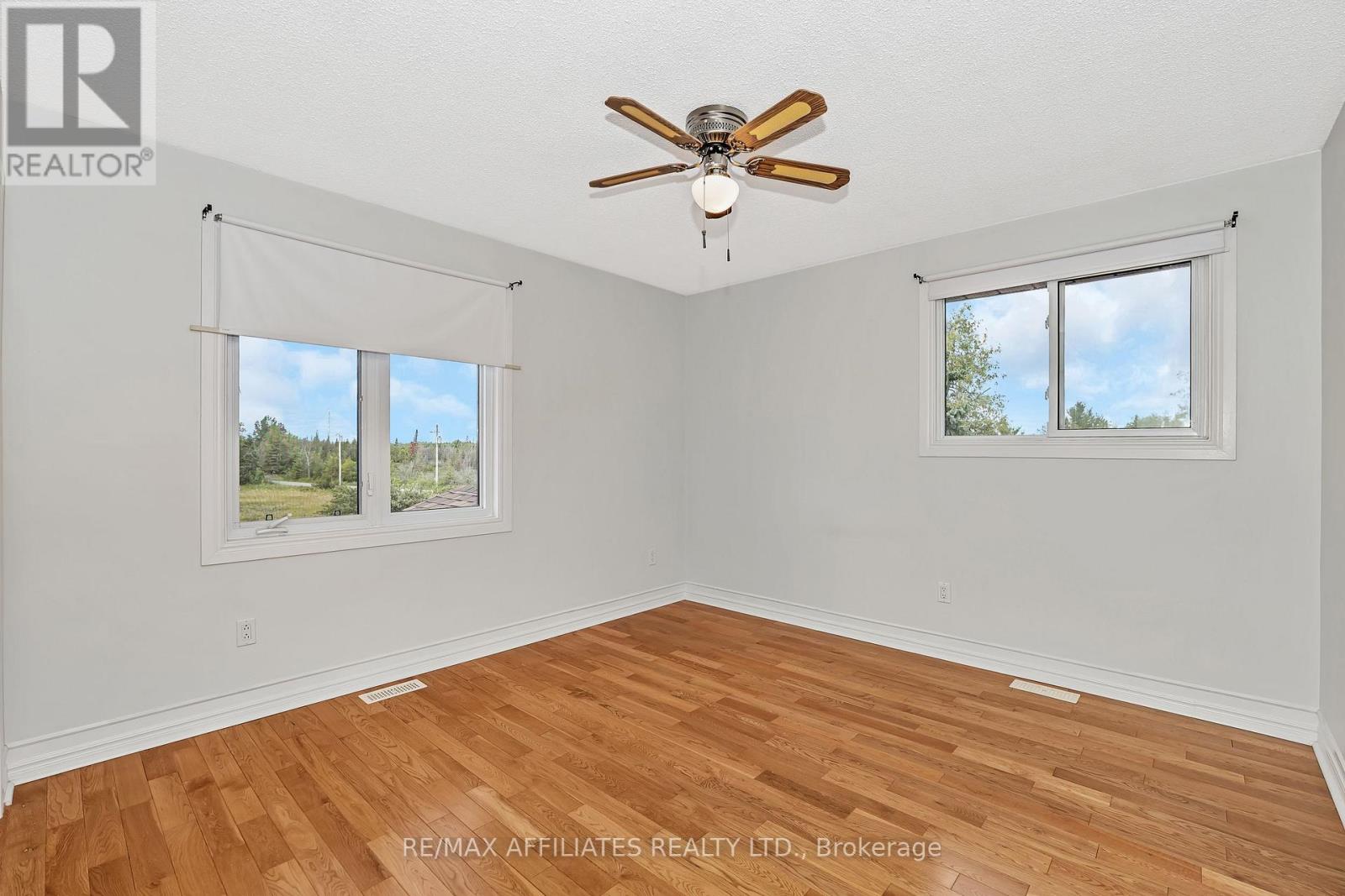 101 Carterfarm Crescent