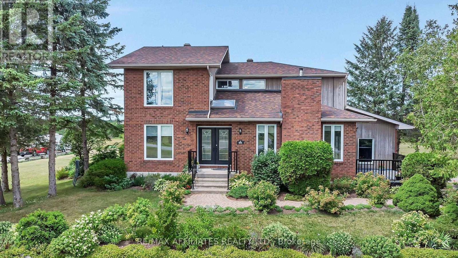 101 Carterfarm Crescent