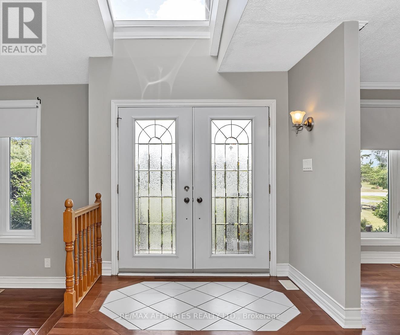 101 Carterfarm Crescent
