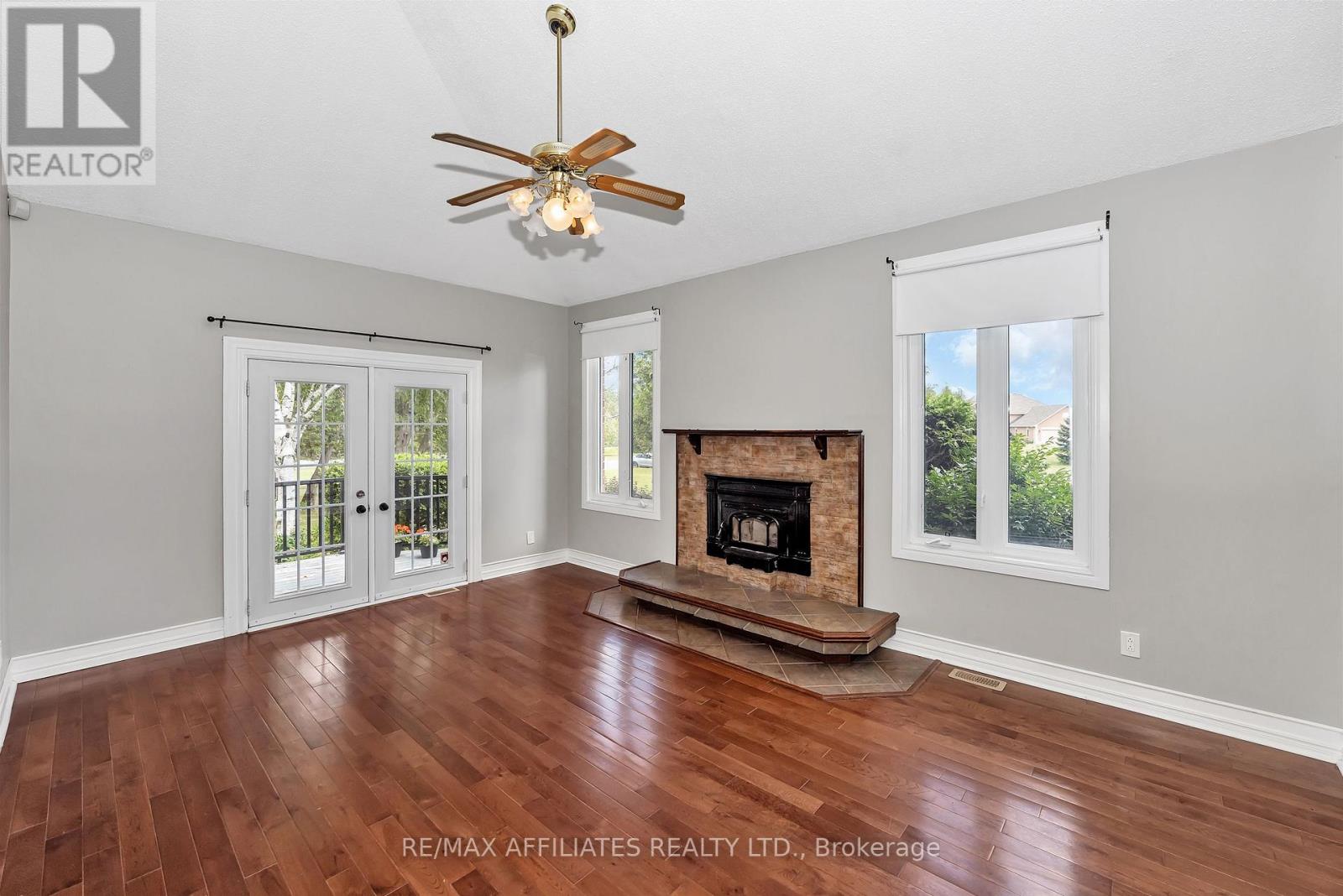 101 Carterfarm Crescent