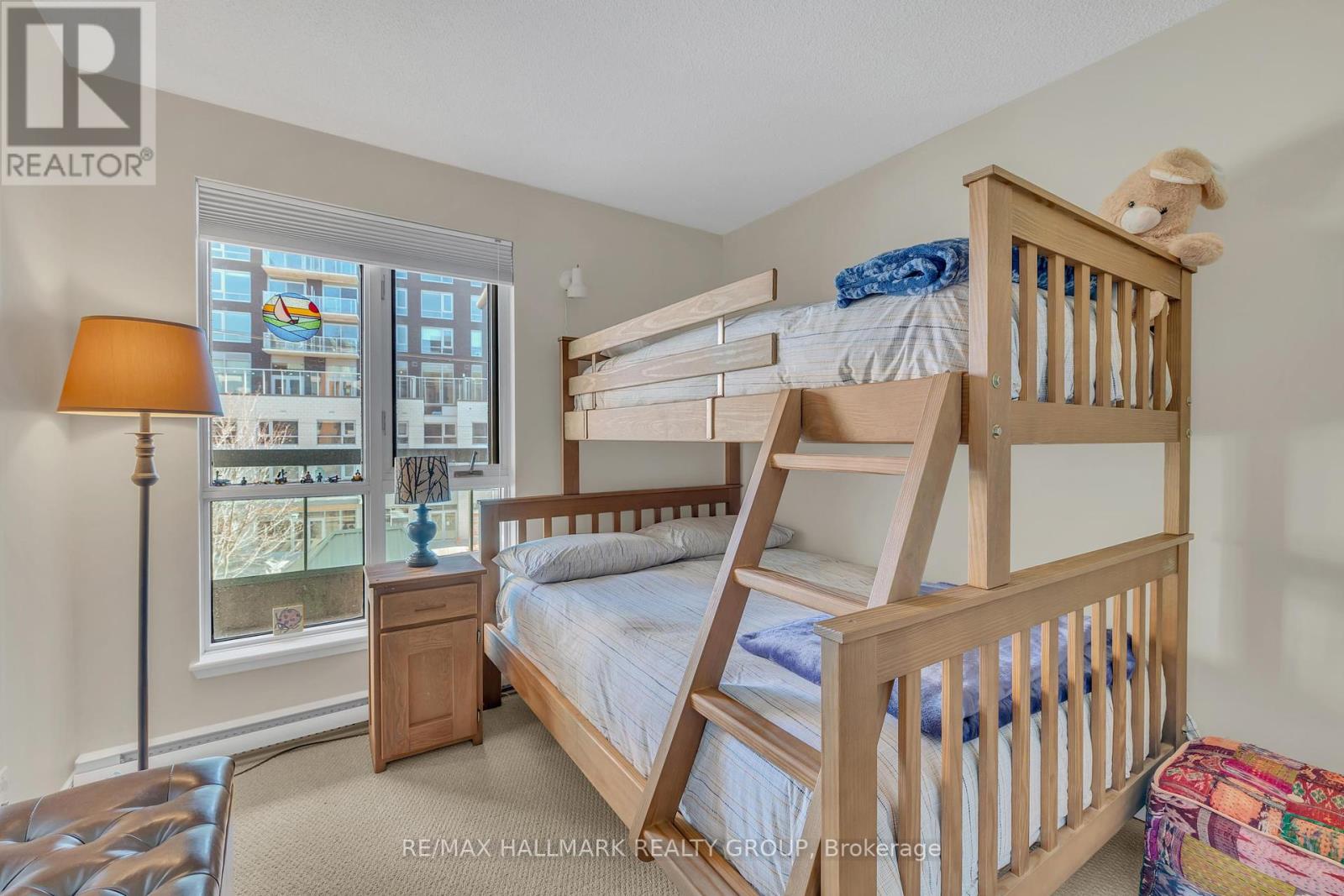 307 - 550 Cambridge Street S