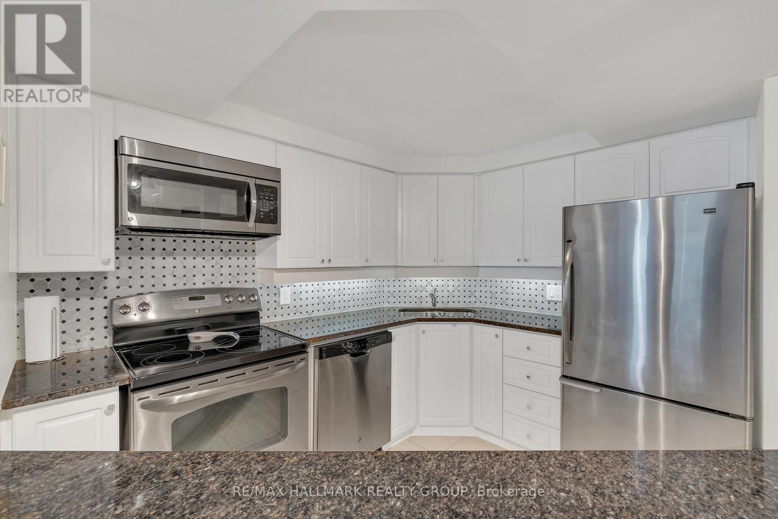 307 - 550 Cambridge Street S