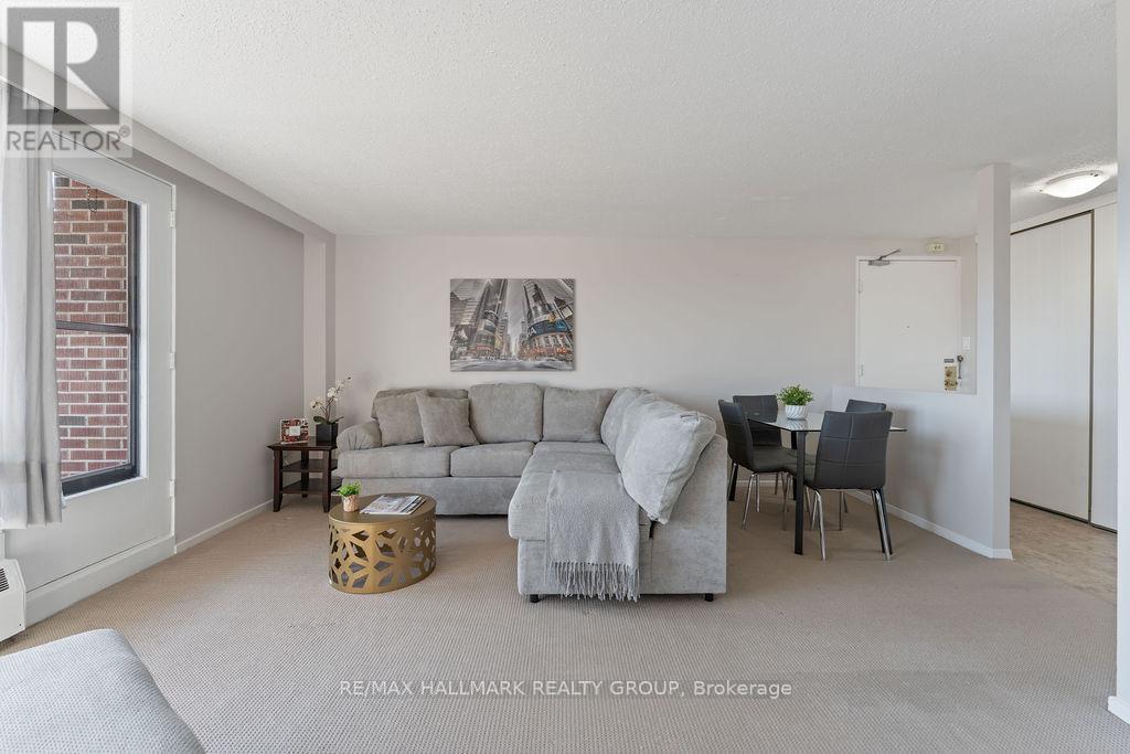 312 - 3100 Carling Avenue