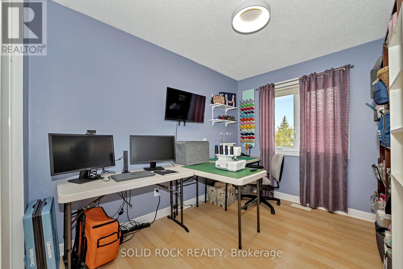 37 Grenadier Way