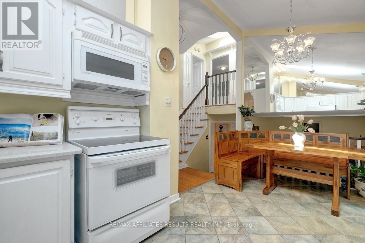 2 Wedgewood Crescent