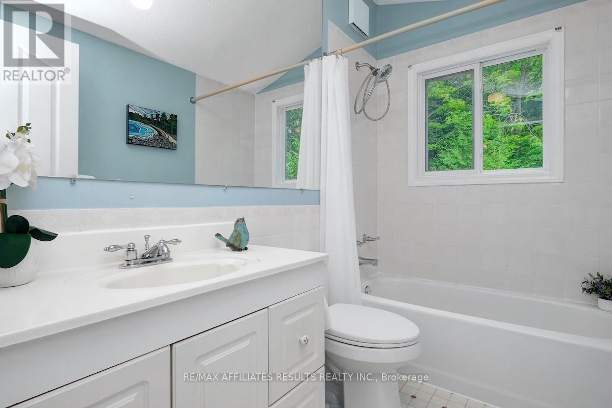 2 Wedgewood Crescent