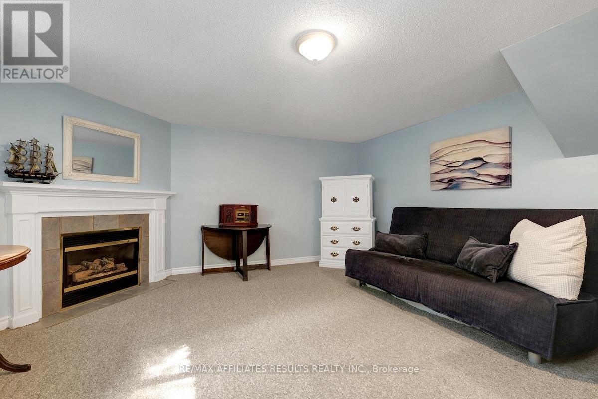 2 Wedgewood Crescent