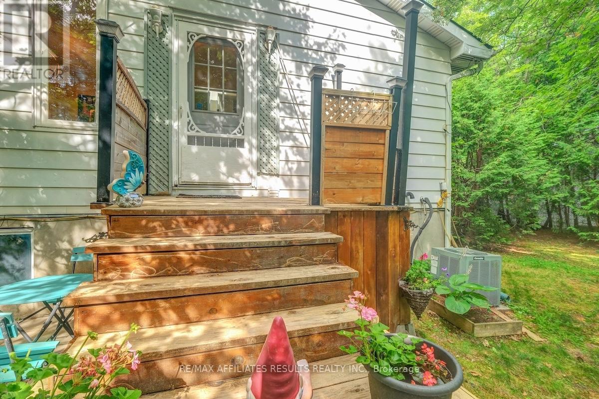 2 Wedgewood Crescent