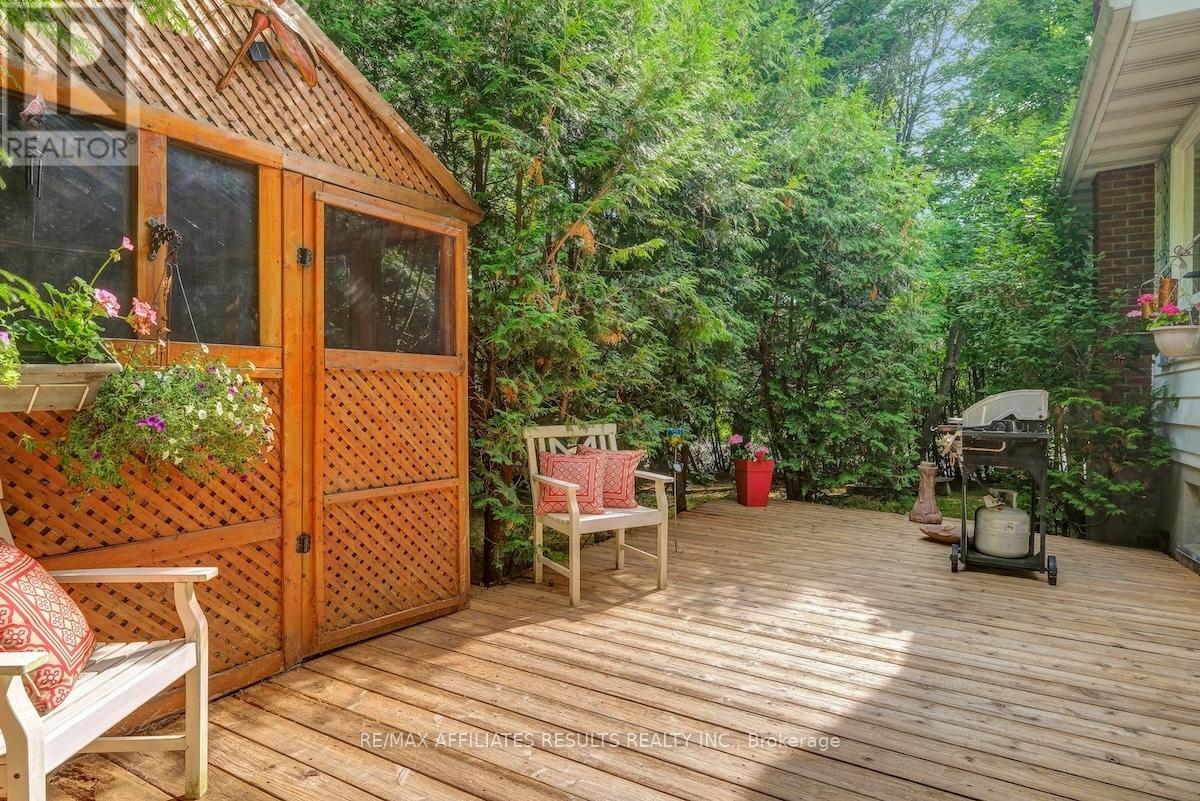 2 Wedgewood Crescent