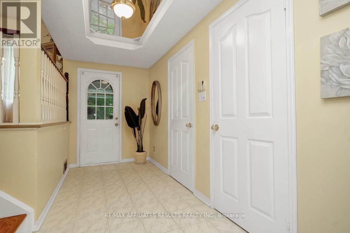 2 Wedgewood Crescent