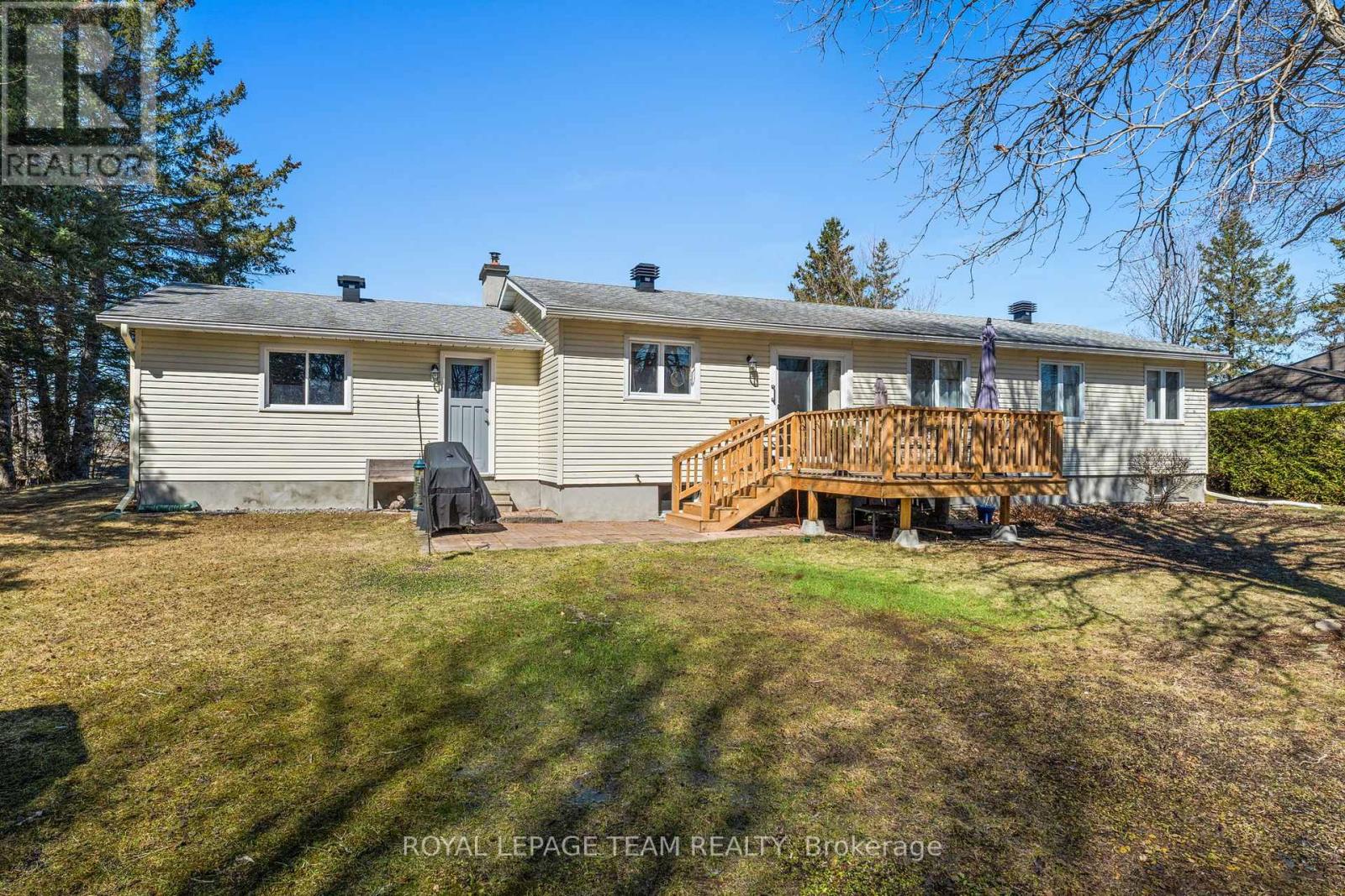 6481 Rideau Valley Drive N