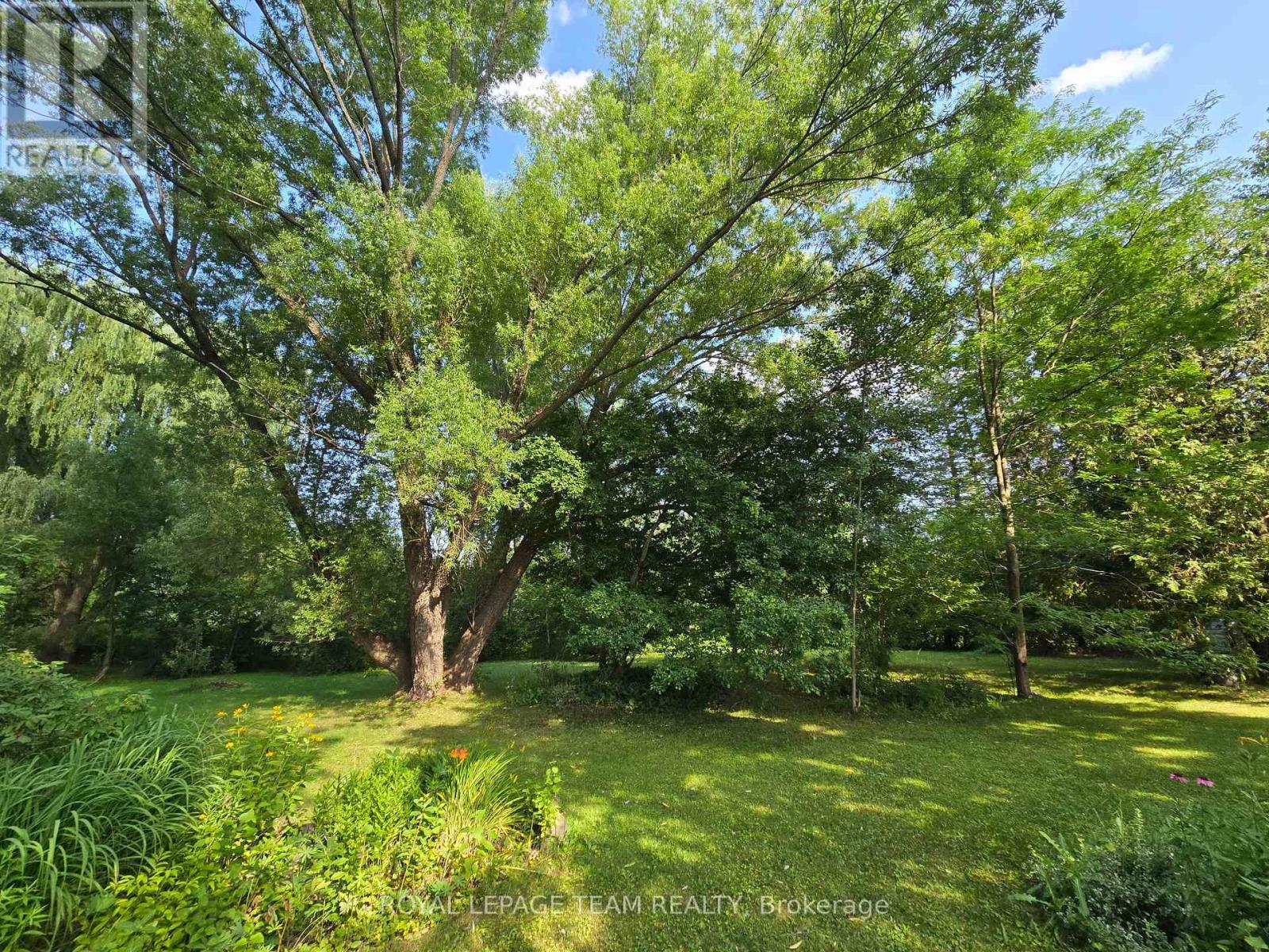6481 Rideau Valley Drive N