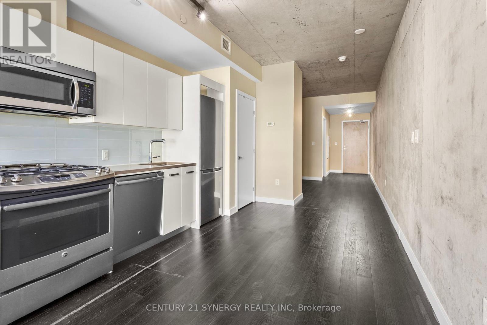 313 - 224 Lyon Street N