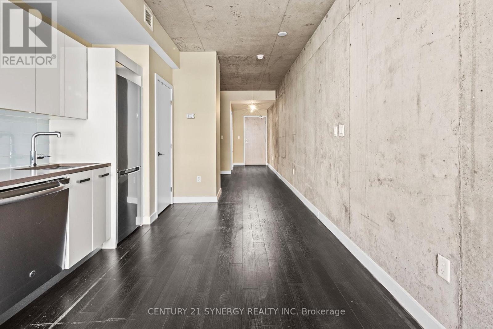 313 - 224 Lyon Street N