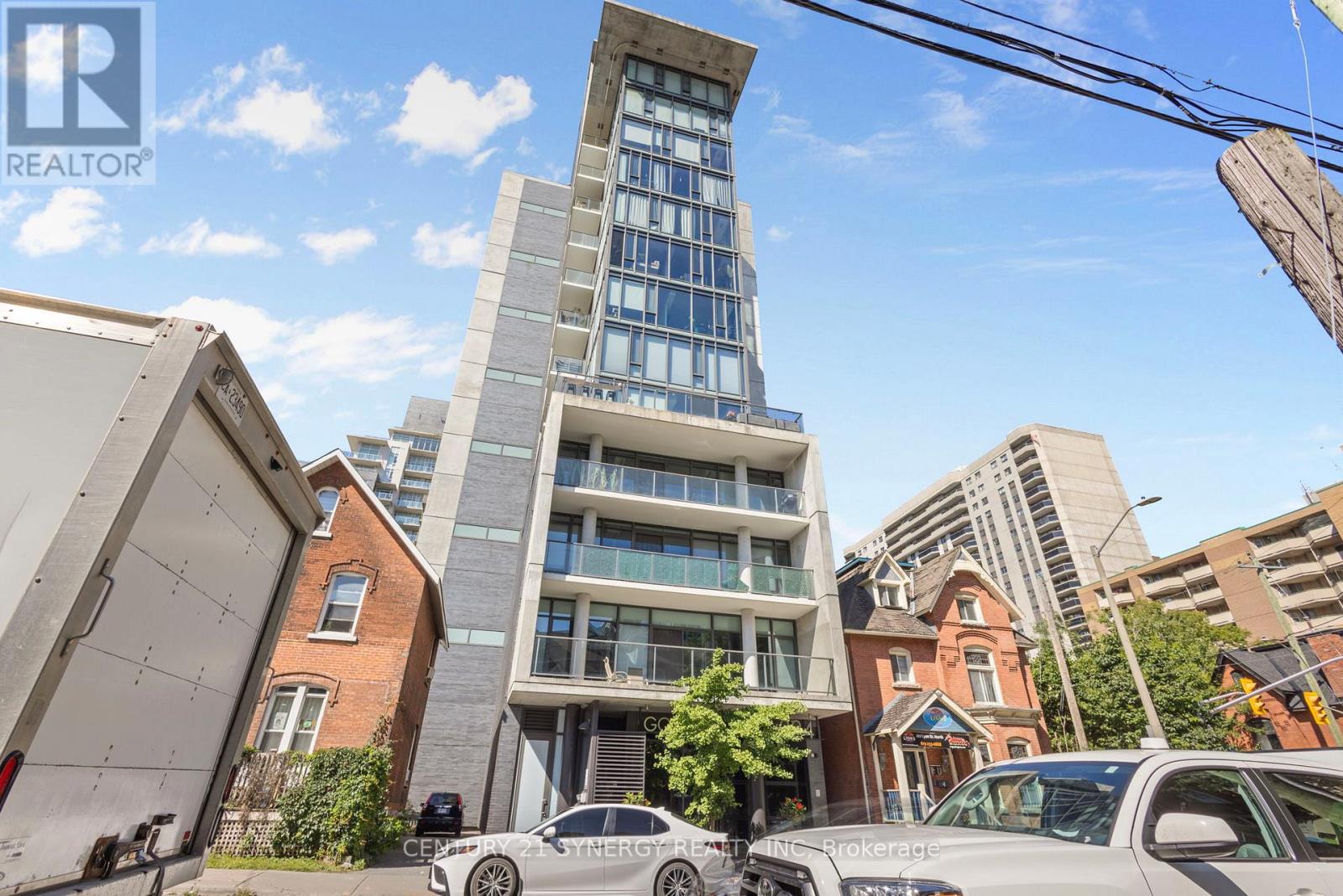313 - 224 Lyon Street N