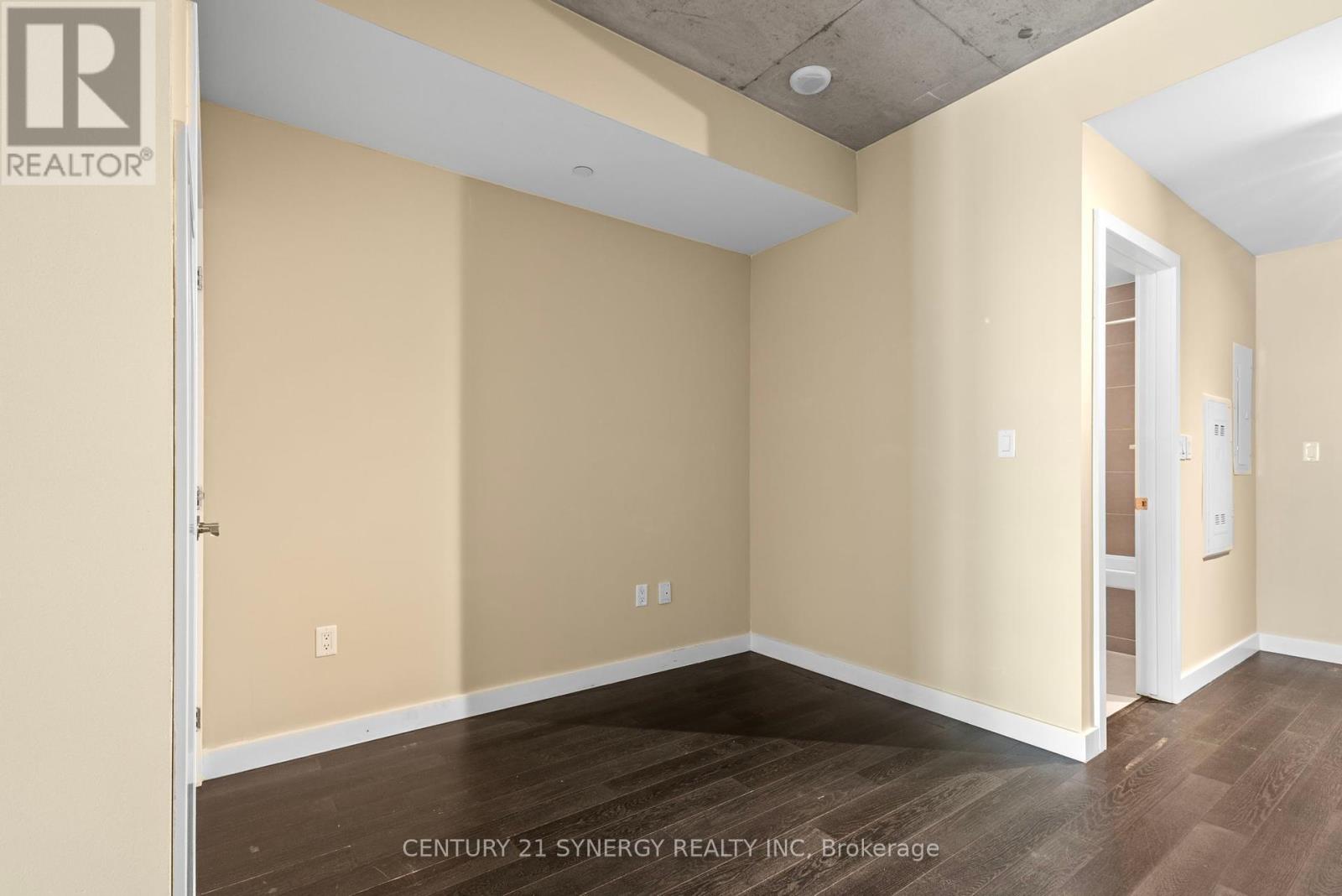313 - 224 Lyon Street N